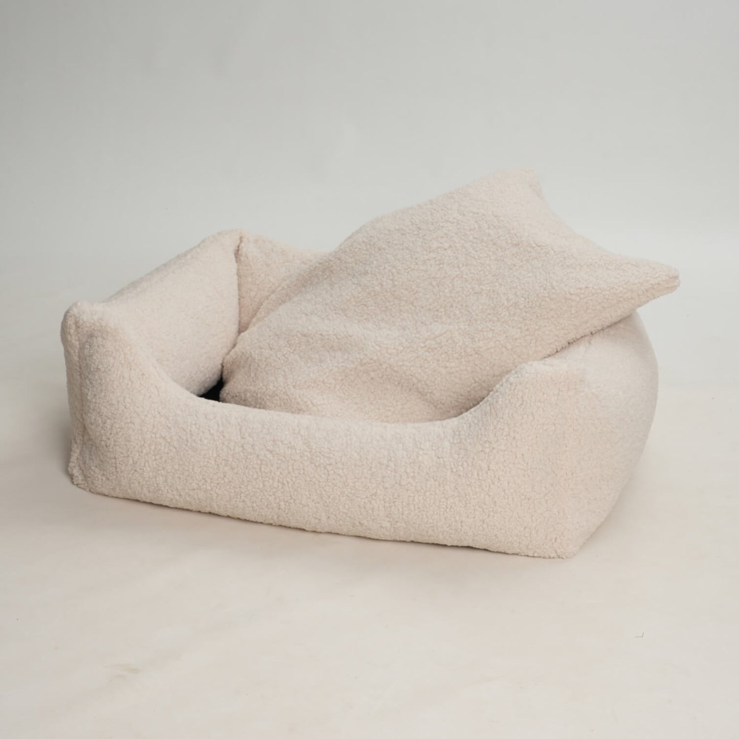 Paddy Cream Dog Bed – Recycled PET, Washable & Supportive