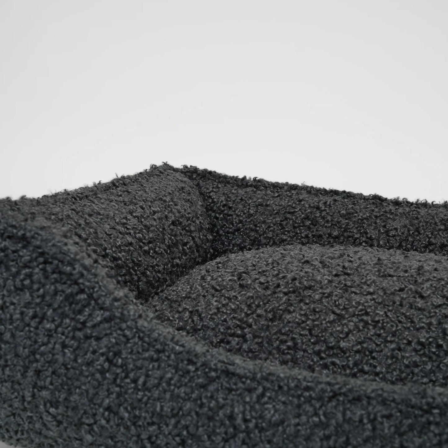 Dog Bed Tora | Storm Curly – Cozy & Stylish Plush Dog Bed