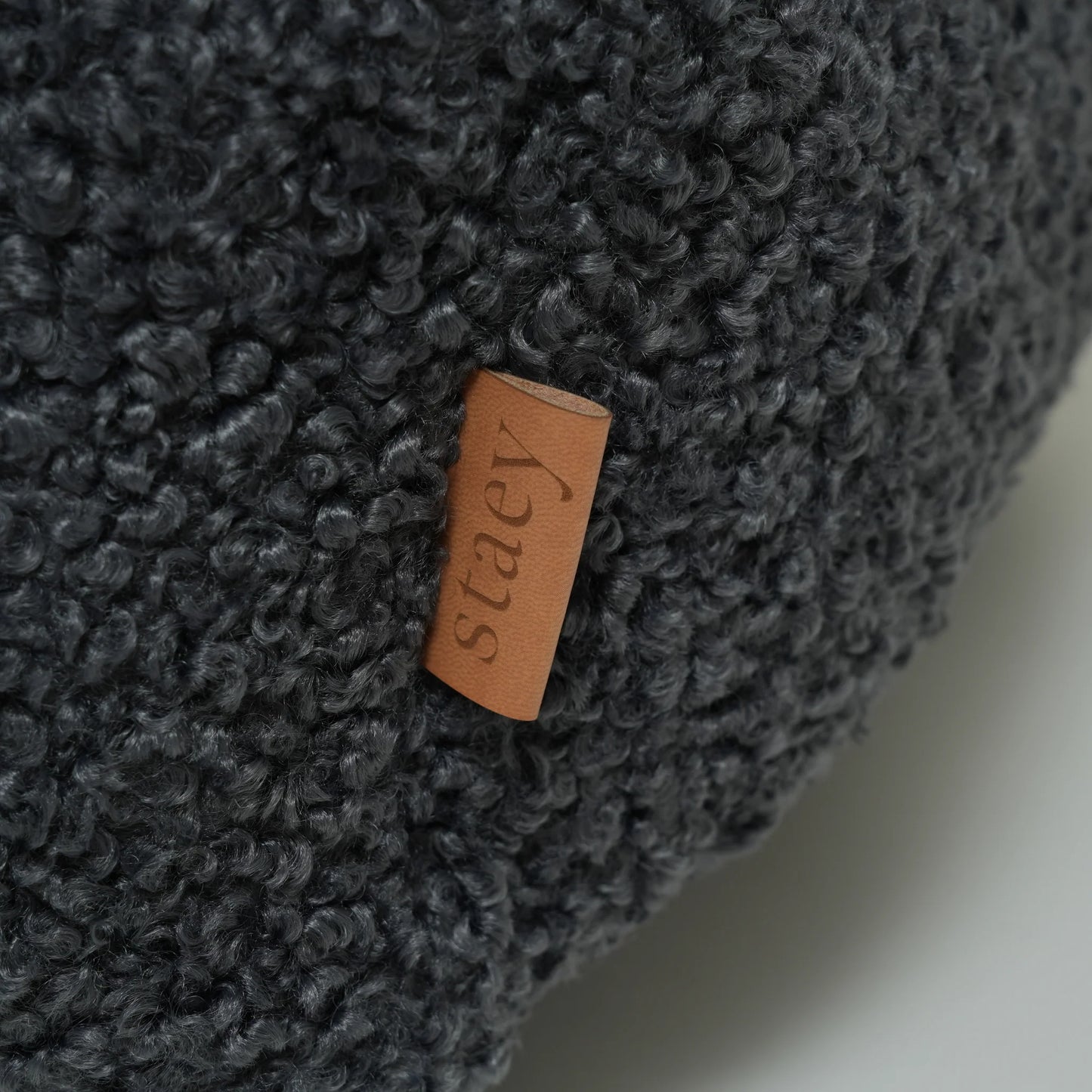 Dog Bed Tora | Storm Curly – Cozy & Stylish Plush Dog Bed