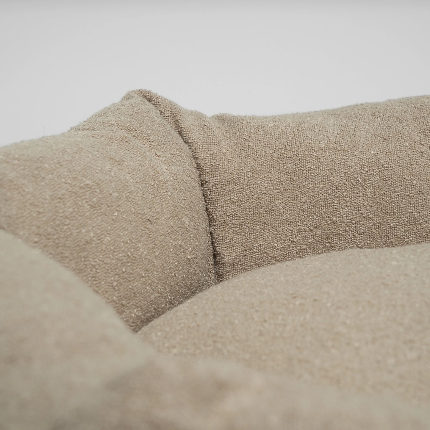 Luna Dog Bed 3.0 | Oat Bouclé – Luxury Danish Design Dog Bed