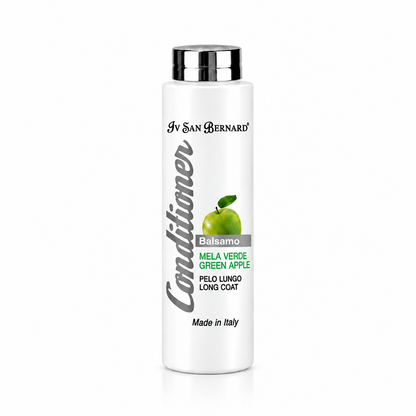 A white bottle of Iv San Bernard Conditioner Balsamo in Mela Verde Green Apple flavor, featuring a shiny silver cap and a green apple graphic on the label.